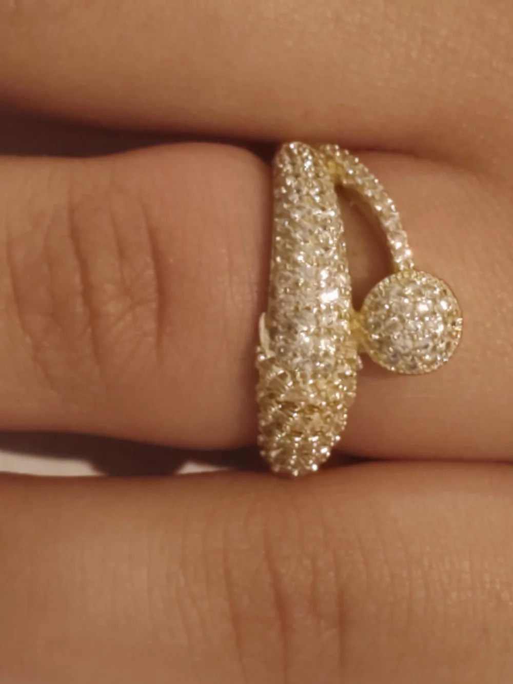 N/A elegant gold